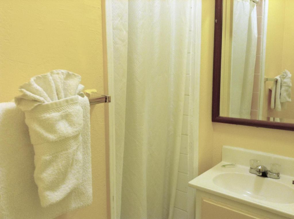 Oceanside Inn & Suites Bilik gambar